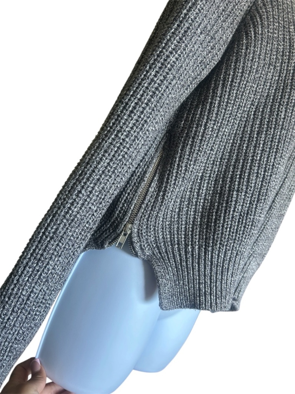 H&M Gray Ribbed Crewneck Sweater - Picture 5 of 9